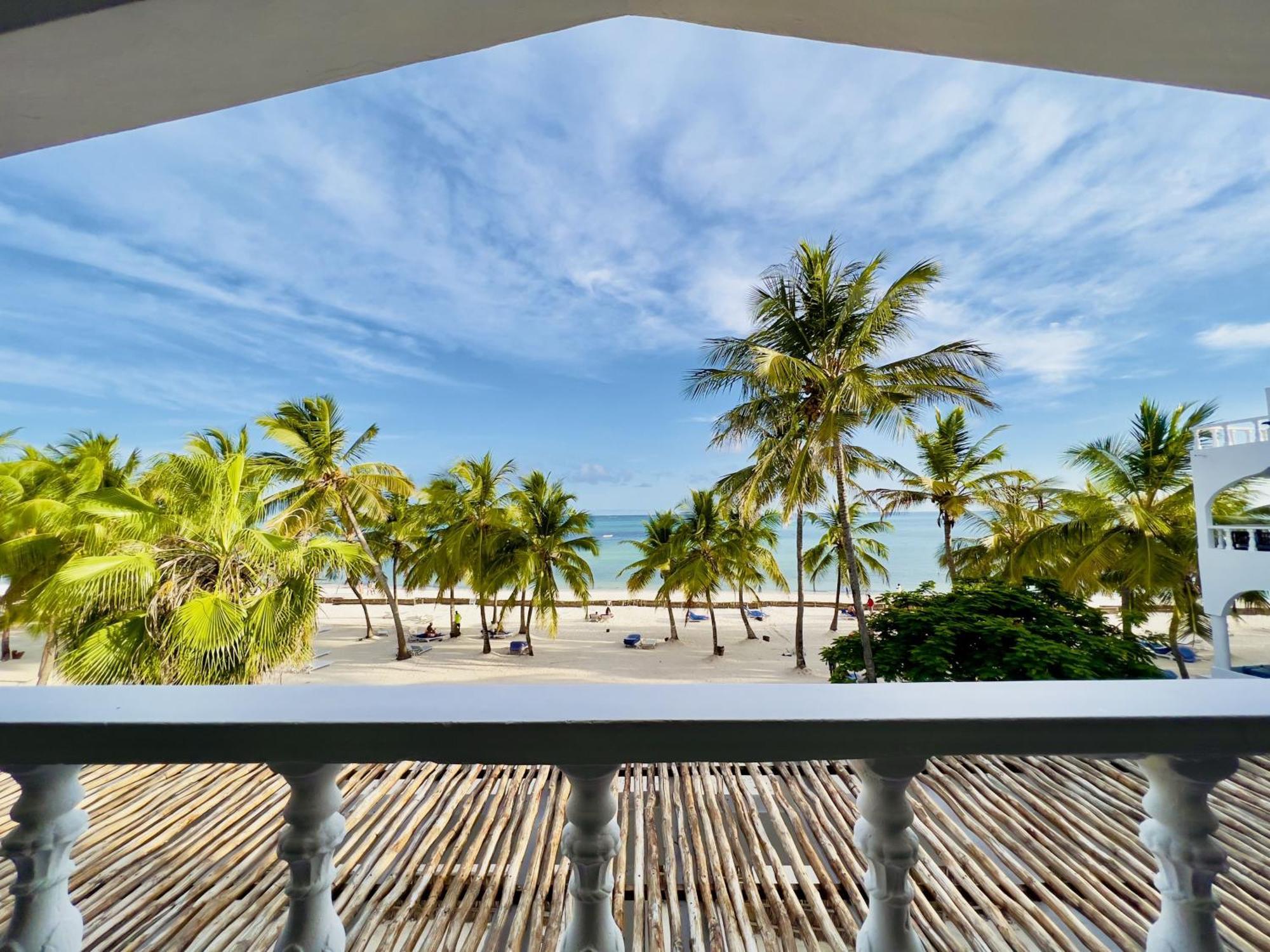 Jacaranda Beach Resort Ватаму Екстер'єр фото