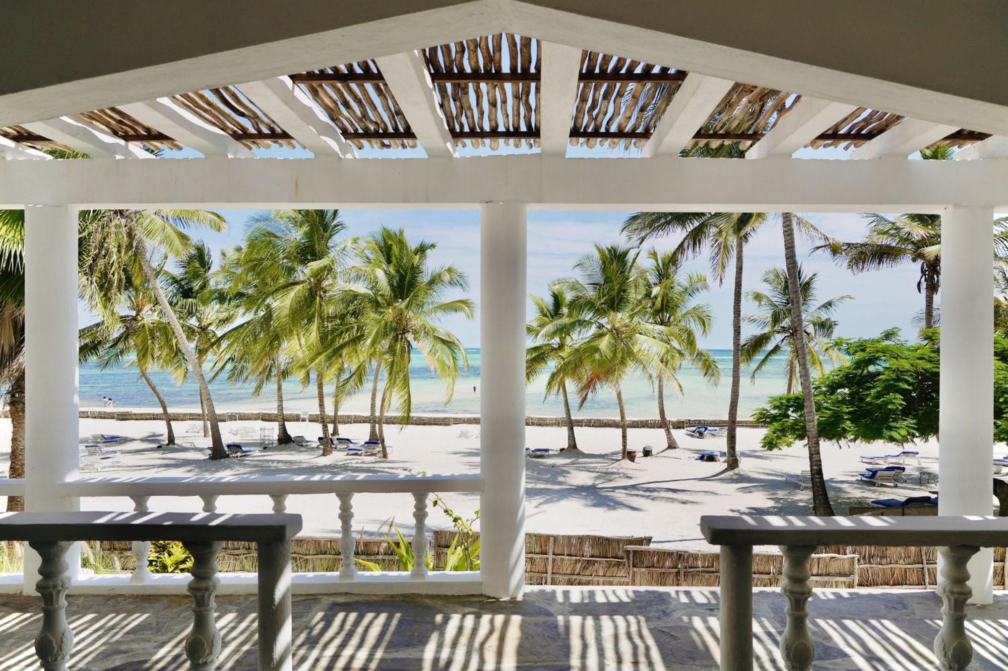 Jacaranda Beach Resort Ватаму Екстер'єр фото