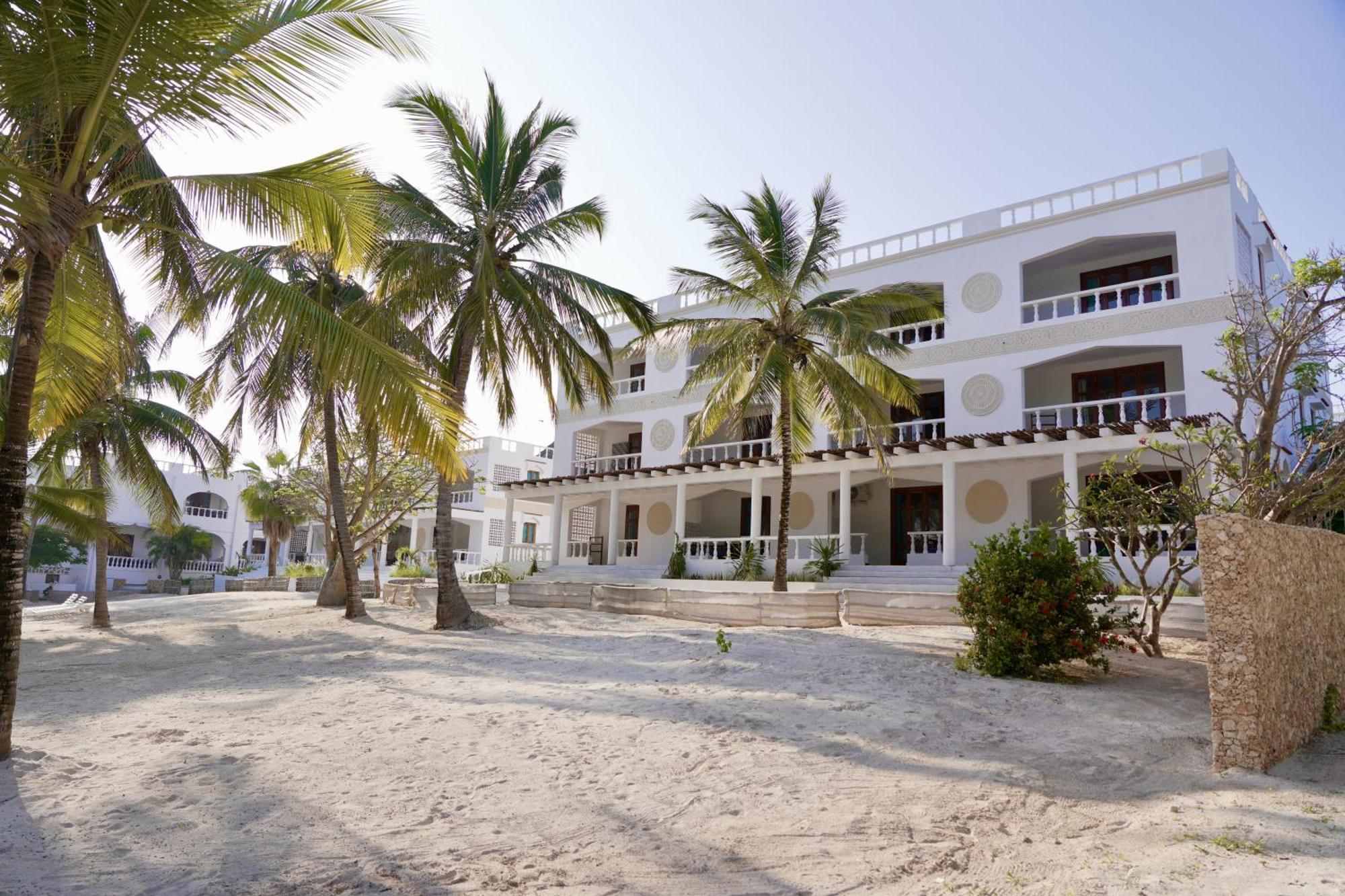 Jacaranda Beach Resort Ватаму Екстер'єр фото