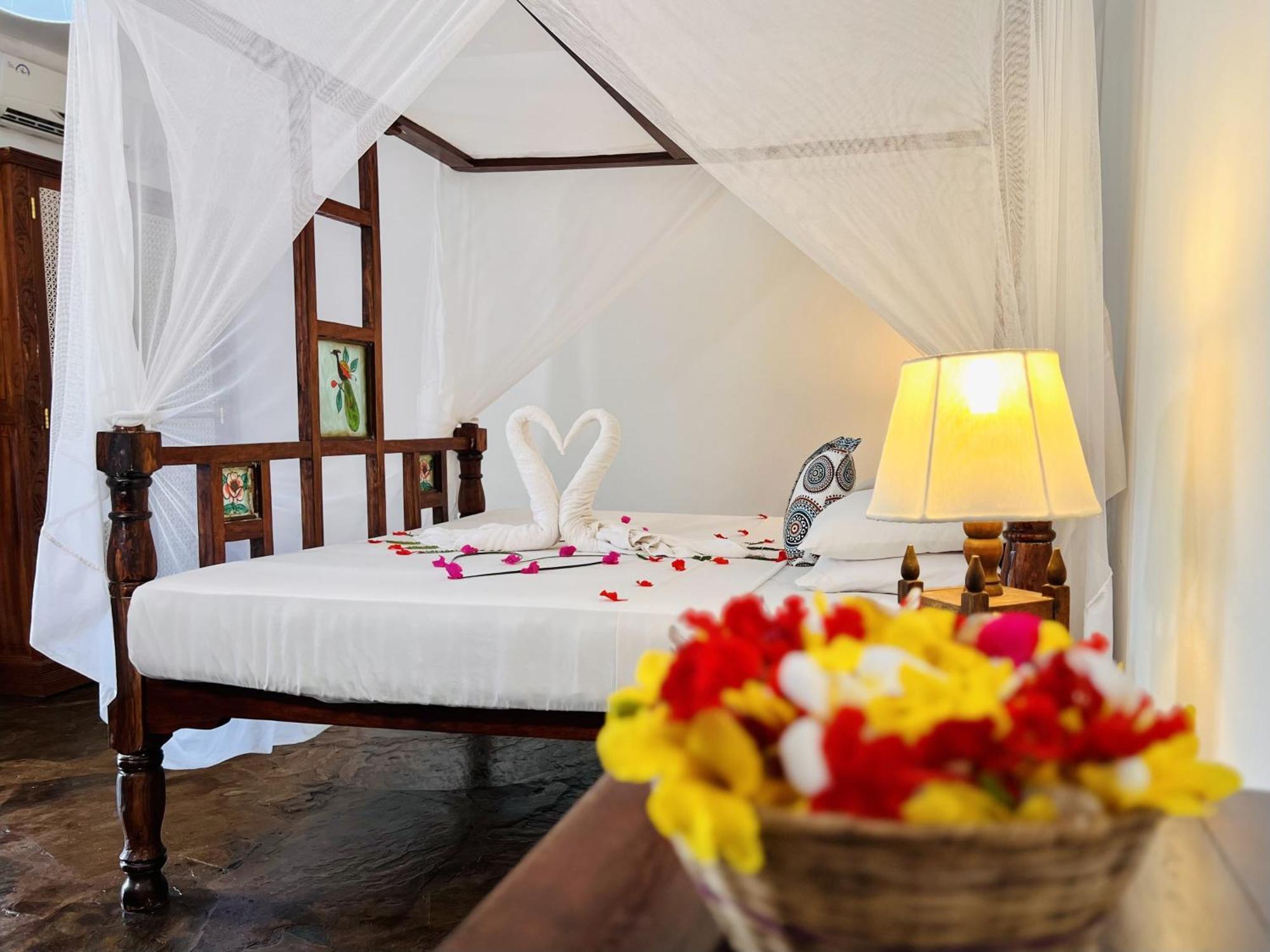 Jacaranda Beach Resort Ватаму Екстер'єр фото
