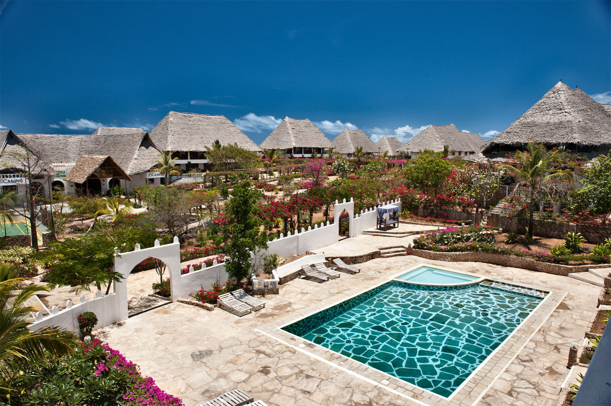 Jacaranda Beach Resort Ватаму Екстер'єр фото
